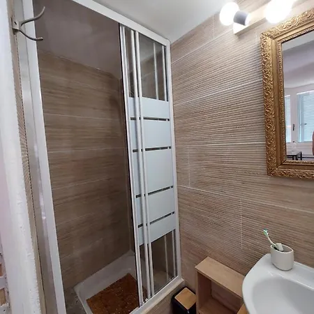 Appartement Refait à Neuf Dans La Cité Médiévale