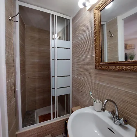 Appartement Refait à Neuf Dans La Cité Médiévale